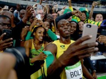 Usain Bolt celebra la victoria en los 200m.