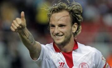 Ivan Rakitic: El actual volante del Barcelona estuvo en Chile para un amistoso entre la UC y Sevilla, equipo que defendía en 2013 y donde era compañero de Gary Medel.