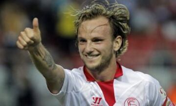 Ivan Rakitic: El actual volante del Barcelona estuvo en Chile para un amistoso entre la UC y Sevilla, equipo que defendía en 2013 y donde era compañero de Gary Medel. 