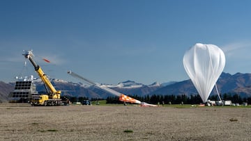 La NASA aterriza un globo del tamaño de un estadio de futbol en el océano