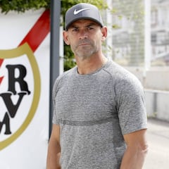 Paco Jémez: "Vallecas es grande y el estadio son muchos votos"