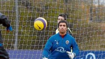 <b>CINCO AÑOS DE CONTRATO. </b>Sergio Asenjo se ha comprometido con el Real Zaragoza hasta 2013.