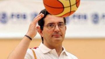 <b>DECISIÓN DIFÍCIL.</b> Pesquera ha realizado su primer descarte de la fase de preparación para el Eurobasket de Serbia y Montenegro.