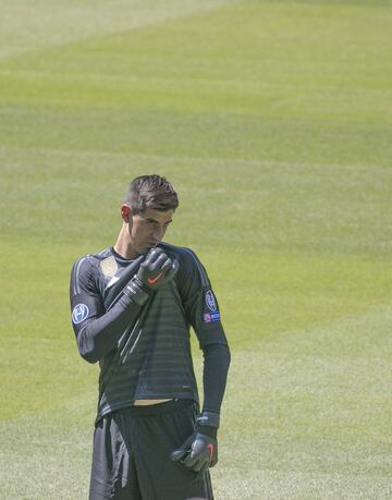 Courtois' presentation at Real Madrid in pictures