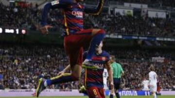 Neymar celebrando el segundo gol del Barça en el Bernabéu el sábado.