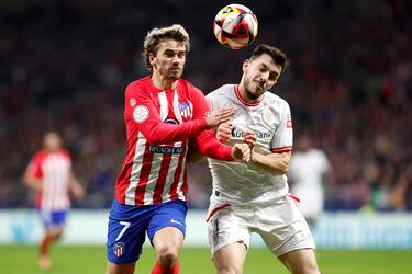 Otras de las polémicas del encuentro fue el posible penalti sobre Griezmann. El francés cayó al suelo tras un empujón de Paredes. Hernández Hernández le dijo que nada de nada.