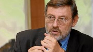 <b>CONFIANZA RENOVADA. </b>Jaime Lissavetzky, que disfrutará de cuatro años más como secretario de Estado para el Deporte y seguirá en su despacho de presidente del CSD