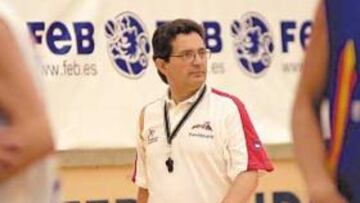 <b>AL MANDO. </b>Pesquera apura la puesta a punto de la Selección a dos semanas y media del Eurobasket.