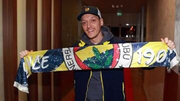 Özil llega al Fenerbahçe y firmará un sueldo galáctico