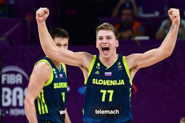 Lidero a su selección en la consecución del Campeonato Europeo de Baloncesto Masculino de 2017 formando parte del Mejor Quinteto del Eurobasket.