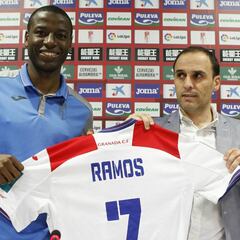 Adrián Ramos recibe su primera convocatoria en el Granada