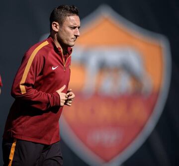 Totti, en un entrenamiento. AFP PHOTO / FILIPPO MONTEFORTE