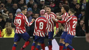 El Atlético, celebrando su gol en el Bernabéu.