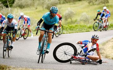 Caída de Olivier Le Gac durante la cuarta etapa del Giro de Italia entre Orbetello y Frascati 