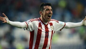 Édgar Benítez ya está en Lima para firmar por Alianza