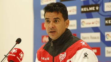 Míchel en rueda de prensa.