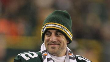 Aaron Rodgers llama a un fan "demasiado idiota para insultarle"