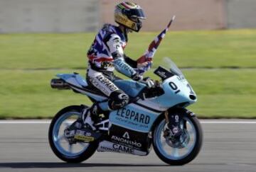 Danny Kent gana su primer campeonato en el Mundial de motociclismo.