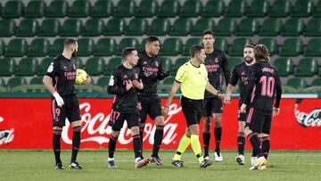 30/12/20  PARTIDO PRIMERA DIVISION 
 ELCHE  -  REAL MADRID
 PROTESTAS AL ARBITRO FIGUEROA VAZQUEZ