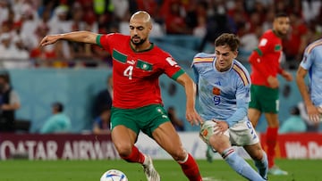 Amrabat was very close to joining in January and it appears that Barcelona will go again for the player, but there are more options on the table.