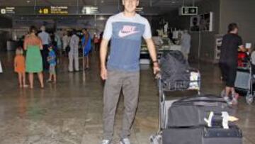 Enzo Roco, en el aeropuerto de Alicante a su llegada.