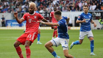 Sinsheim (Germany), 22/10/2022.- Munich's Eric Maxim Choupo-Moting (L) in action against Hoffenheim's Christoph Baumgartner during the German Bundesliga soccer match between 1899 Hoffenheim and FC Bayern Munich in Sinsheim, Germany, 22 October 2022. (Alemania) EFE/EPA/THOMAS VOELKER CONDITIONS - ATTENTION: The DFL regulations prohibit any use of photographs as image sequences and/or quasi-video.
