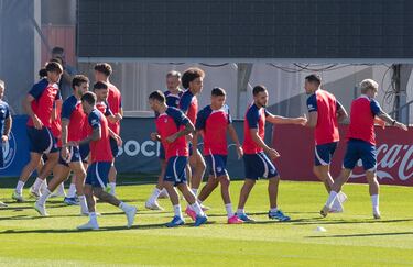 Simeone recupera a Correa, tiene la duda de De Paul y tirar¨¢ del filial