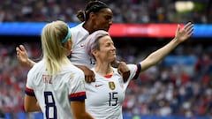 TOPSHOT - United States&#039; forward Megan Rapinoe celebrates scoring her team&#039;s first goal during the France 2019 Women&#039;s World Cup quarter-final football match between France and United States, on June 28, 2019, at the Parc des Princes stadiu