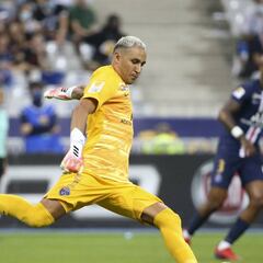 Keylor Navas equals Márquez's historic European trophy haul