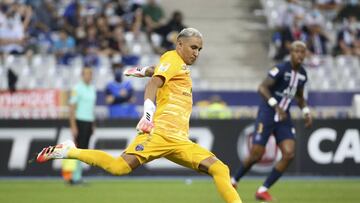 Keylor Navas equals Márquez's historic European trophy haul