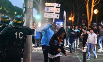Los ultras del Marsella y el Lazio se enfrentaron en los alrededores del Stade Vélodrome antes y después del partido que enfrentaba a sus respectivos equipos en la Europa League. Hubo cuatro heridos leves por consecuencia de dichos enfrentamientos.