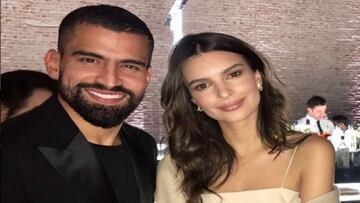 Rincón posó con la modelo Emily Ratajkowski en la gala de la Juve