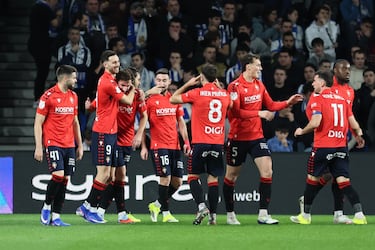 밤에는 마레로가 괴물이 되었다