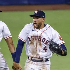 Astros superan a Rays y evitan la barrida en la ALCS