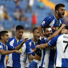 El Hércules se levanta y aplasta al Barça B con goles y fútbol
