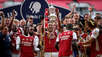 Arsenal 2-1 Chelsea: Aubameyang double earns Gunners 14th FA Cup win