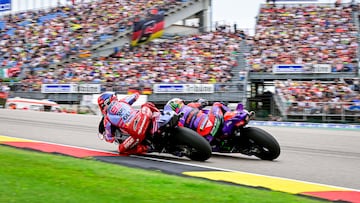 Marc Márquez supera a Morbidelli durante el GP de Alemania de MotoGP.