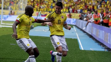 Football Soccer - Colombia v Bolivia - World Cup 2018 Qualifiers - Roberto Melendez Stadium, Barranquilla, Colombia - 23/3/17- Colombia&#039;s player James Rodriguez (R) celebrates with teammate after scoring his goal against Bolivia. REUTERS/Jaime Saldarriaga