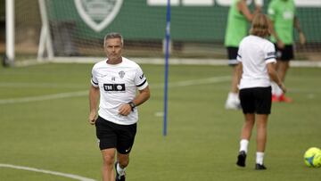 15-09-21 
 ELCHE 
 ENTRENAMIENTO 
 FRAN ESCRIBA 