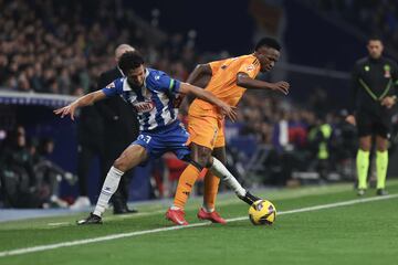 Hizo el partido perfecto contra el Real Madrid. Sec a Vinicius, con la dificultad que eso conlleva. Sac nota en las labores defensivas y tambin, en las ofensivas. No se complic demasiado y, en la nica que tuvo cerca del rea rival, asisti a Romero en el 1-0 definitivo.

