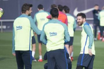 Leo Messi con Piqué y Luis Suárez