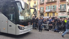 Napoli fan insults and jeering welcome Real Madrid players