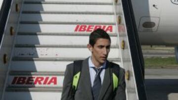 05/03/11 VIAJE LLEGADA REAL MADRID A SANTANDER AVION DI MARIA PAISANO