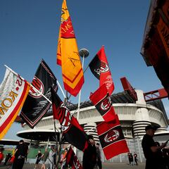 Watch Christian Pulisic’s AC Milan from new NBA-style seating