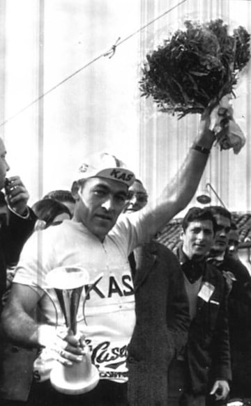 Ciclista español, profesional entre 1956 y 1972. Sus mayores exitos deportivos consistieron en 3 victorias de etapa en la Vuelta ciclista a España y 1 victoria de etapa en el Giro de Italia. 