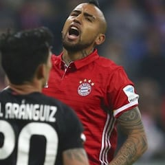 Arturo Vidal y Charles Aránguiz estrenarán el VAR en Bundesliga