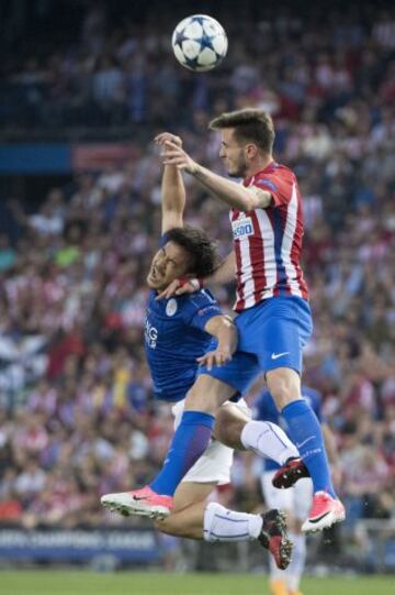 Shinji Okazaki con Saúl Níguez.