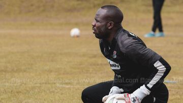 El Rojo de Comesaña empezó la renovación de contratos de su columna vertebral. El arquero amplió su vínculo hasta 2024.