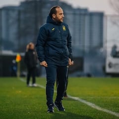 Lluís Cortés, desde Kiev: “Estamos bien, esperando un coche para ir hacia la frontera”