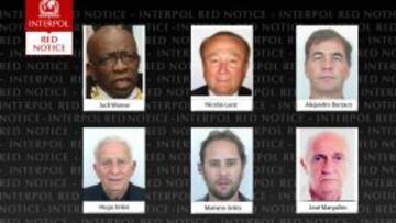 Se busca. Cartel de la web de la Interpol con la cara de los dos vicepresidentes y los cuatro empresarios en busca y captura.